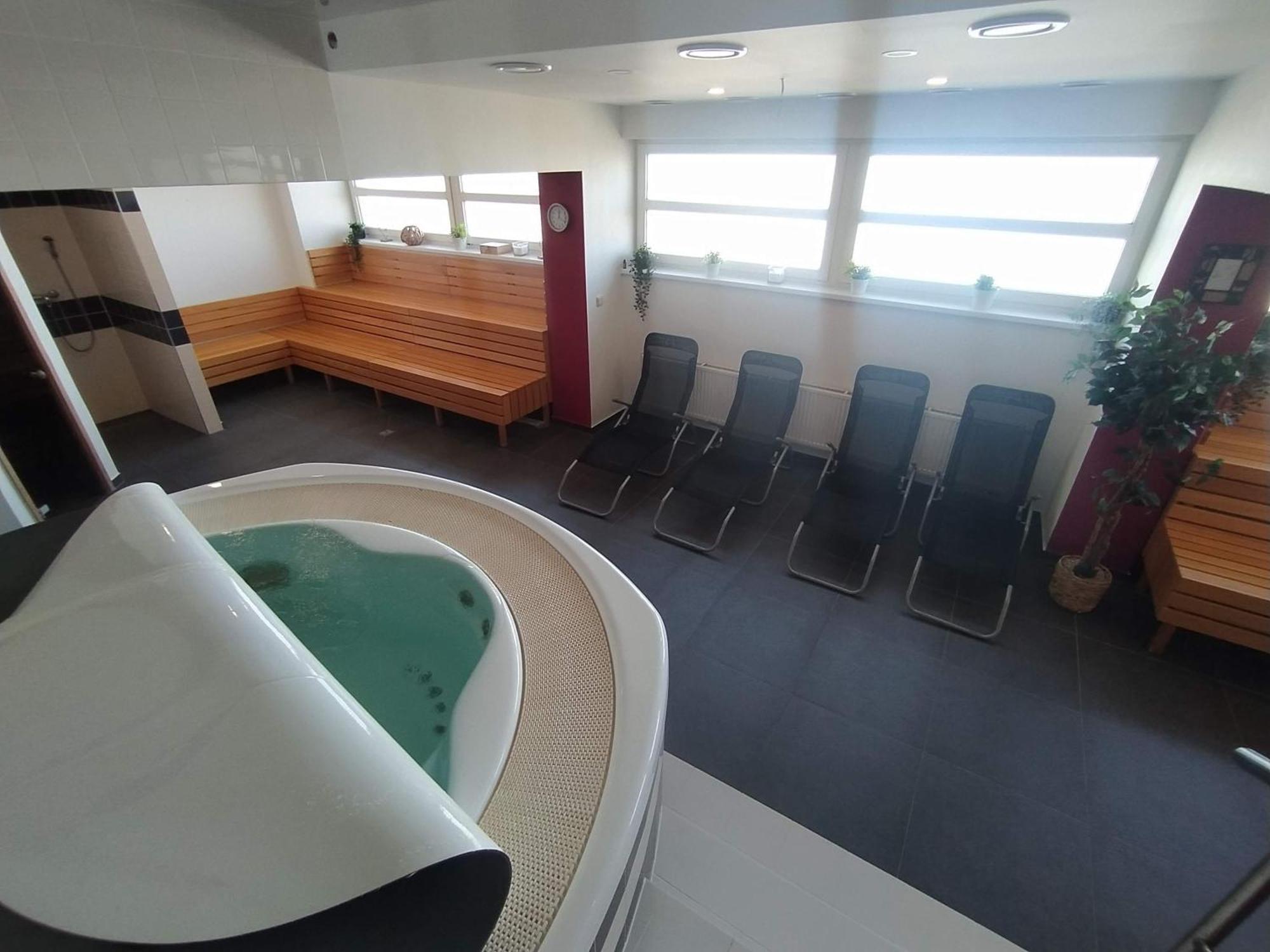 Hotel S-Centrum Benesov  Eksteriør bilde