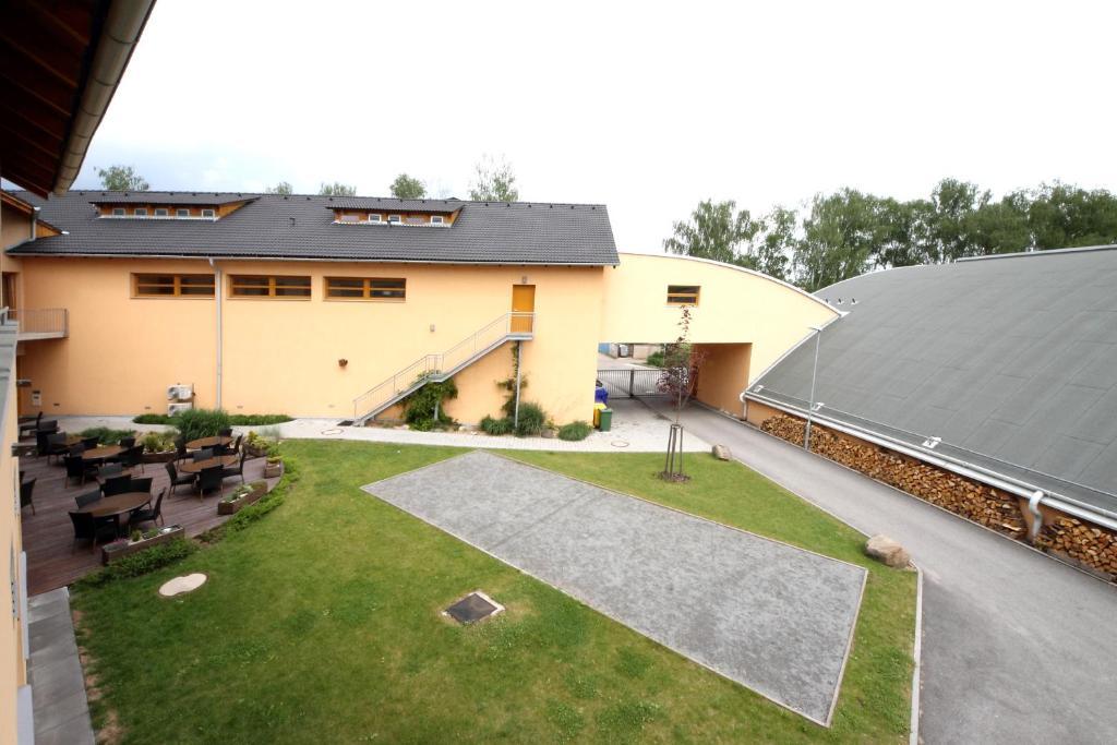 Hotel S-Centrum Benesov  Eksteriør bilde