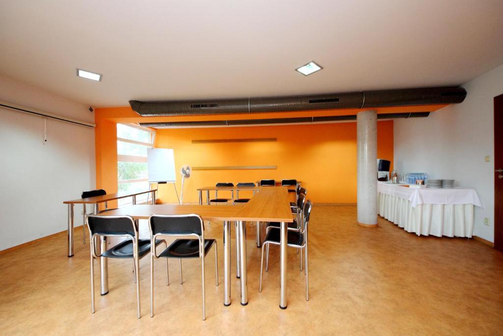 Hotel S-Centrum Benesov  Eksteriør bilde