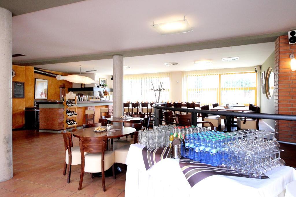 Hotel S-Centrum Benesov  Eksteriør bilde