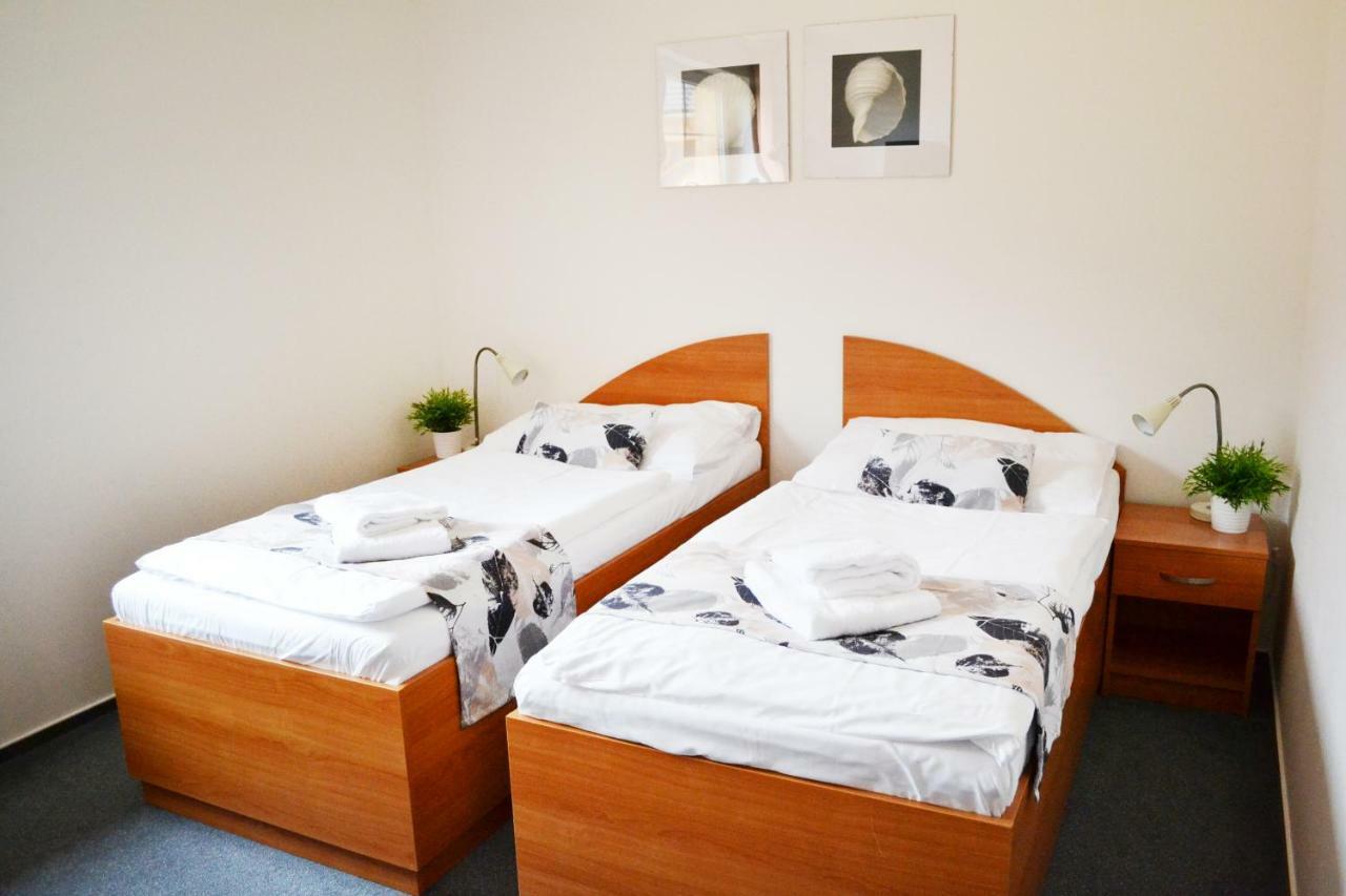 Hotel S-Centrum Benesov  Eksteriør bilde