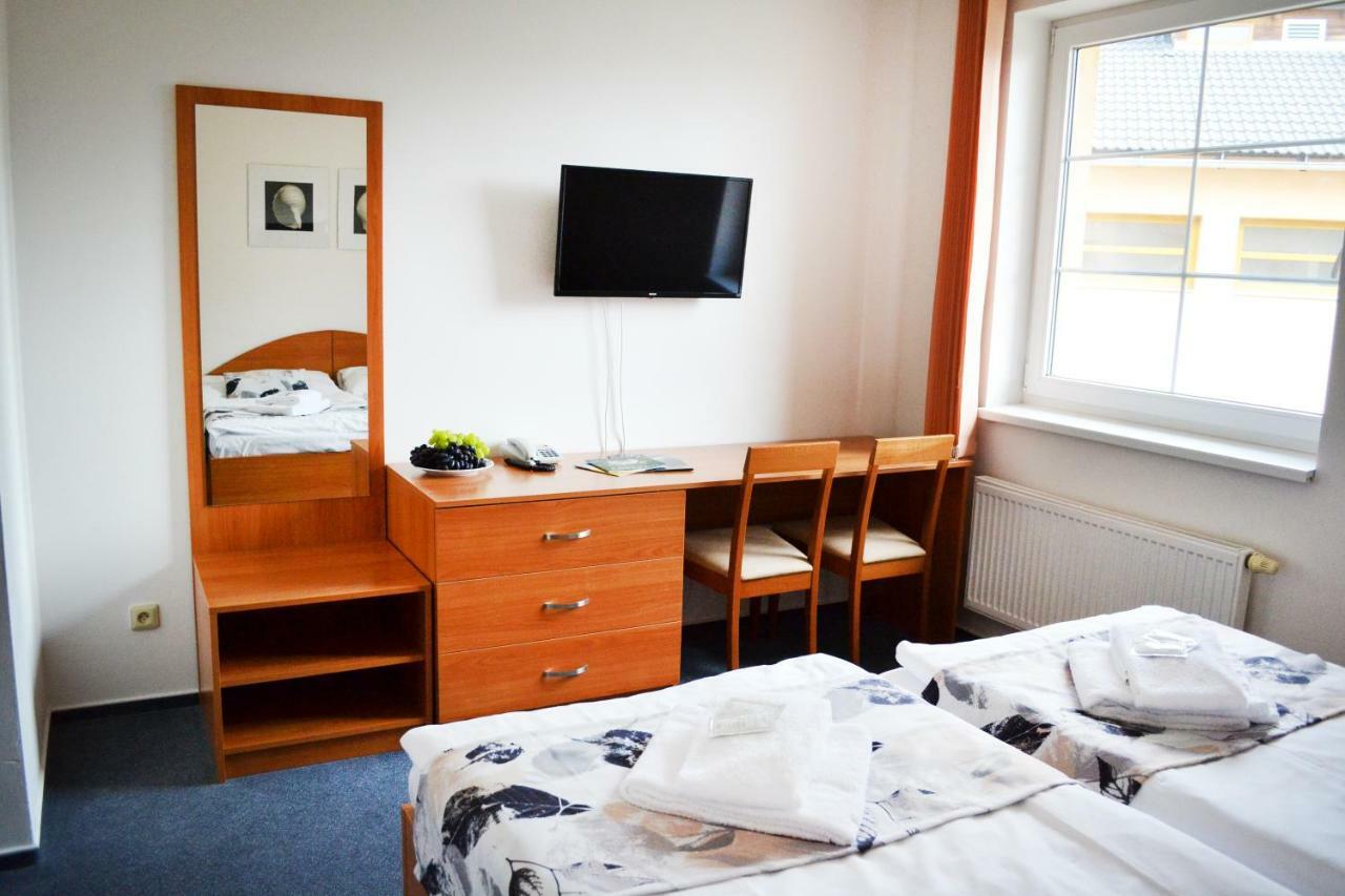 Hotel S-Centrum Benesov  Eksteriør bilde