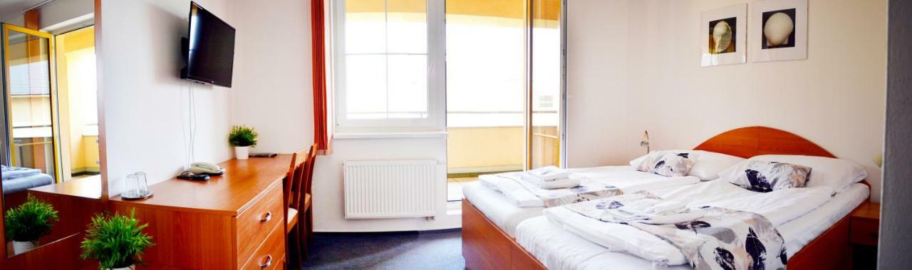 Hotel S-Centrum Benesov  Eksteriør bilde