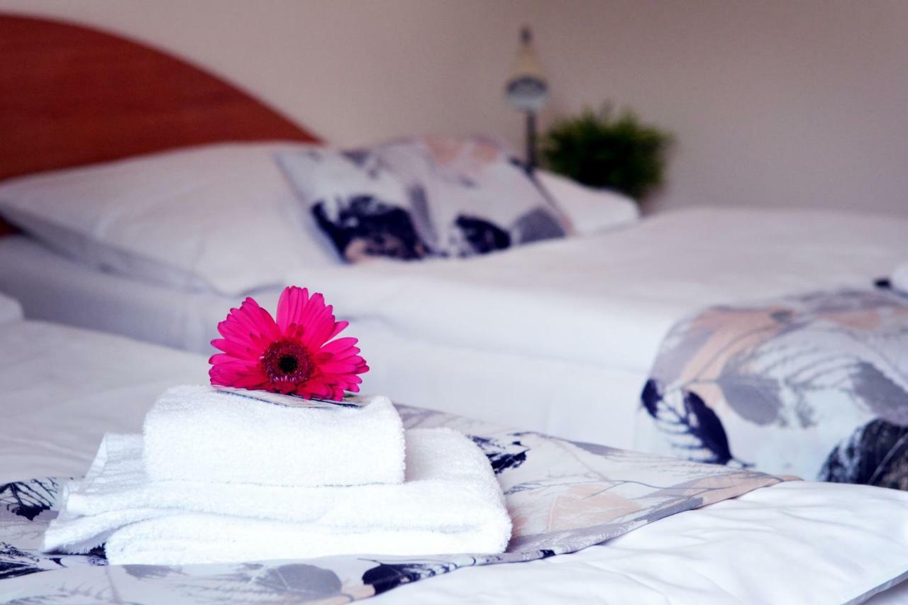 Hotel S-Centrum Benesov  Eksteriør bilde