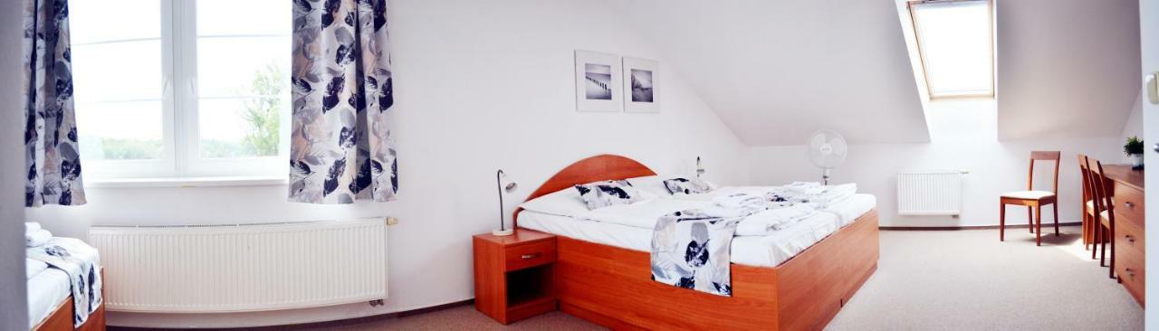 Hotel S-Centrum Benesov  Eksteriør bilde
