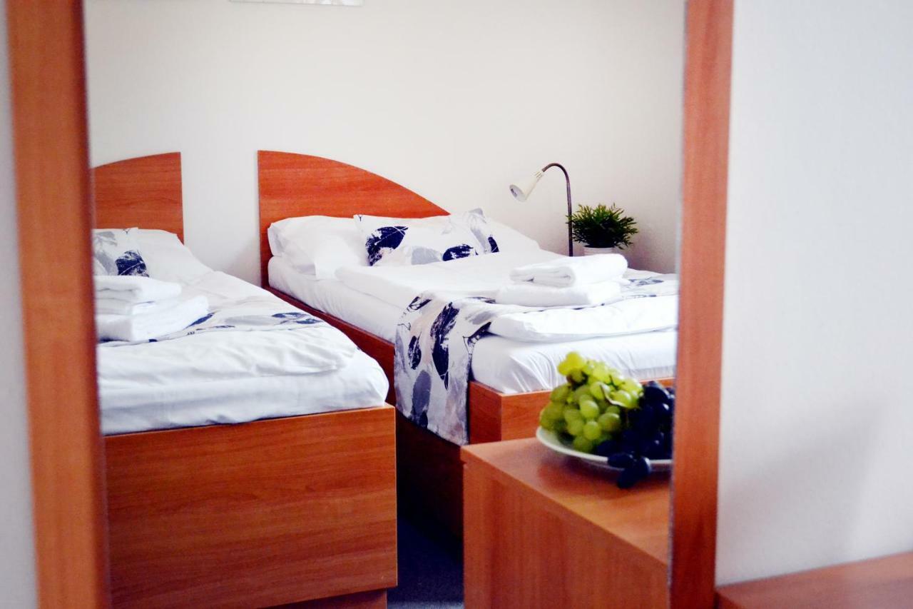 Hotel S-Centrum Benesov  Eksteriør bilde